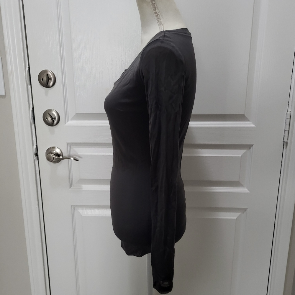 Beulah Basic Gray Mesh Long Sleeve Medium/ Large … - image 6